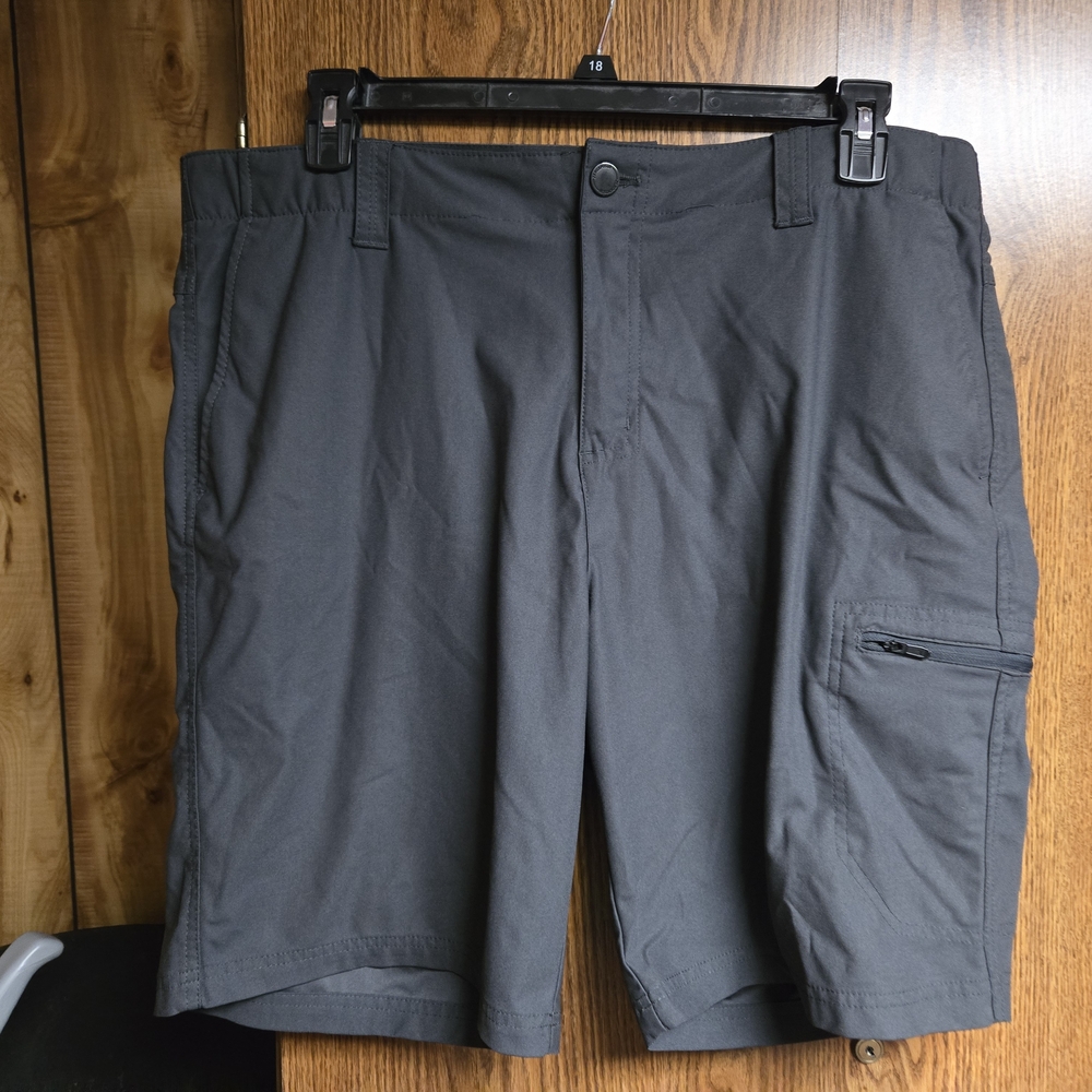 ZeroXposur Men's Dark Gray Cargo Shorts